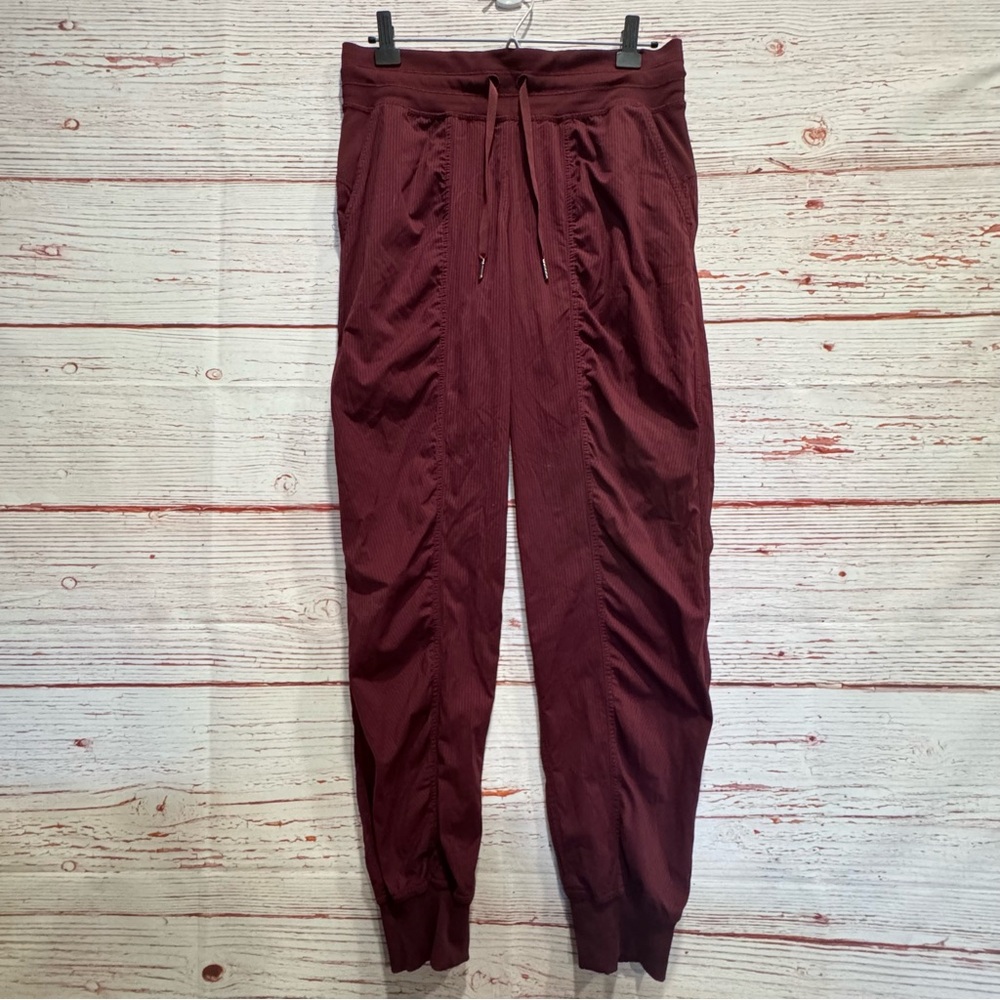Lululemon Dance Studio Mid-Rise Jogger in Red Merlot Sz 6 - Picture 4 of 13